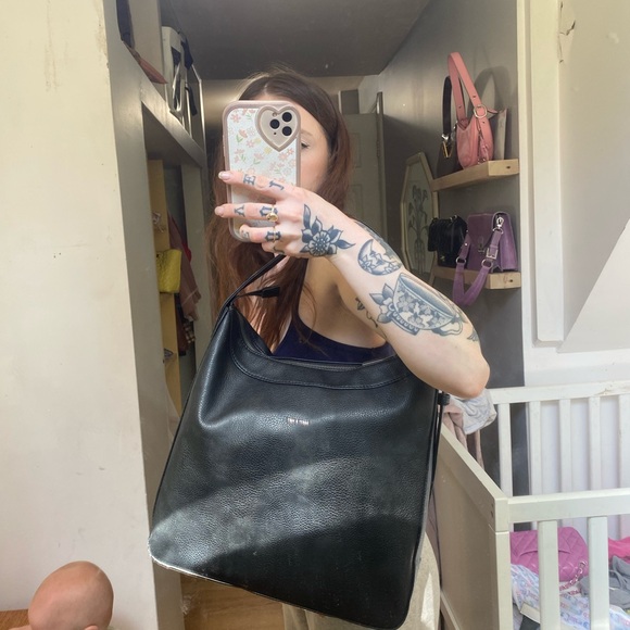 Black Matt & nat shoulder/cross body purse tote - Picture 4 of 6